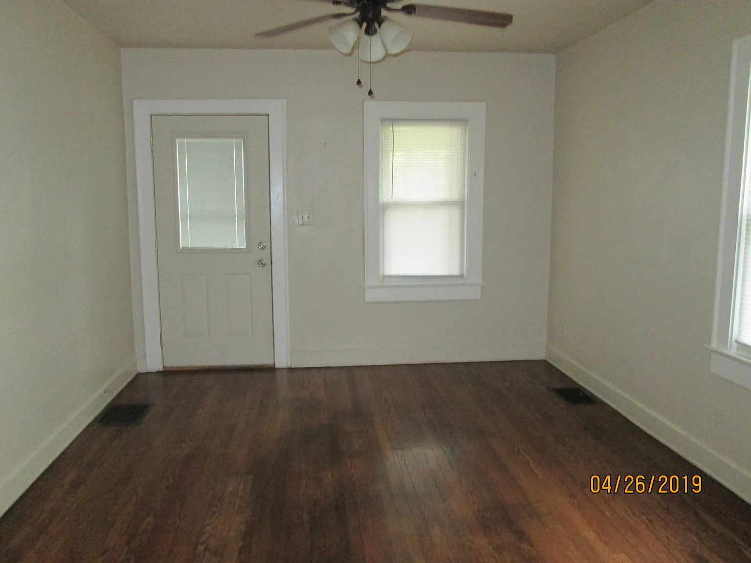 2 bed, 1100 sqft, $1,200 — Photo 2