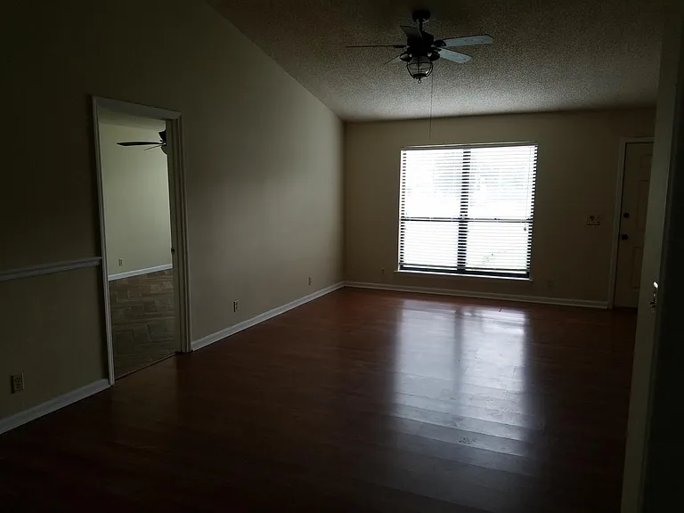 1807 Shadowlawn Dr — Photo 13