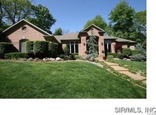 10824 Lockhaven Rd, Godfrey, IL 62035