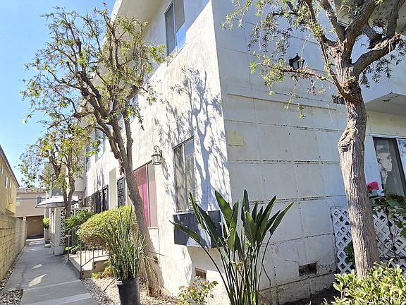 5th image of 3747 Vinton Ave #7