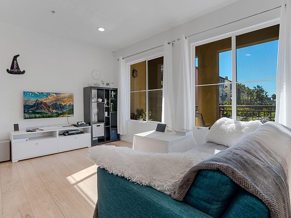 4th image of 6020 Seabluff Dr Unit 239
