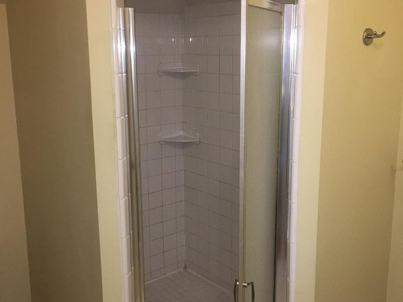 5th image of 934 Wealthy St SE APT C
