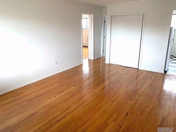 3rd image of 8 Island Pkwy APT 6A