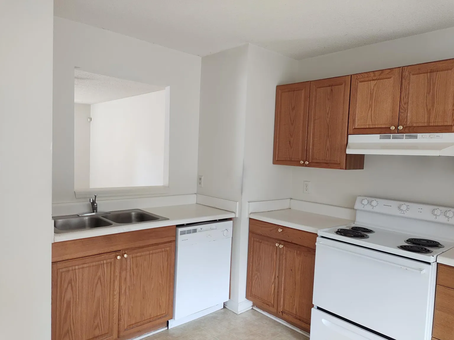 2 bed, 1.5 bath, 1000 sqft, $1,160 — Photo 4