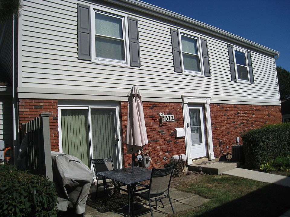 1st image of 612 Bryn Mawr Ct #612