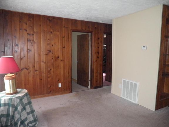 4th image of 330 Nancy St SE