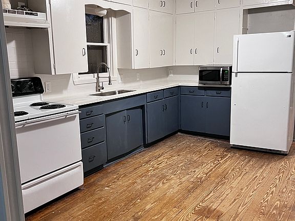 3rd image of 204 N Miller St