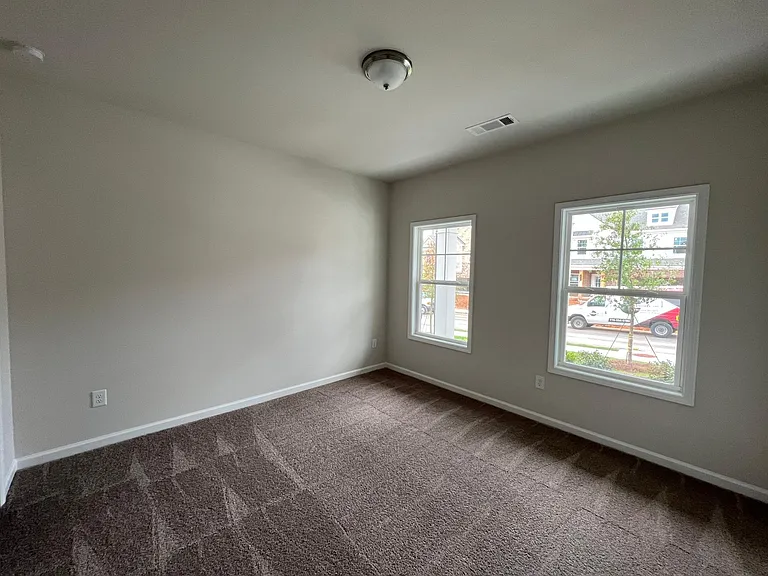 1592 Dover Creek Ln — Photo 4