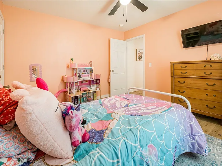17 Raintree Way — Photo 33