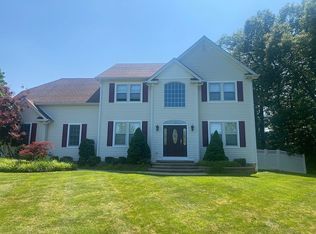 30 Somerset Ln, Warwick, NY 10990
