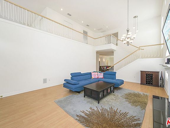 4th image of 12610 Bonaparte Ave