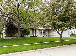 1381 39th Street Pl, Marion, IA 52302