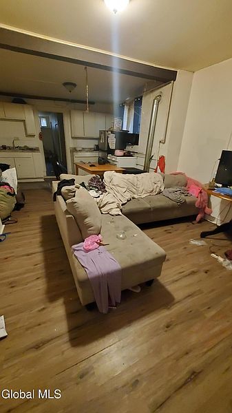 5th image of 123 Clinton Street