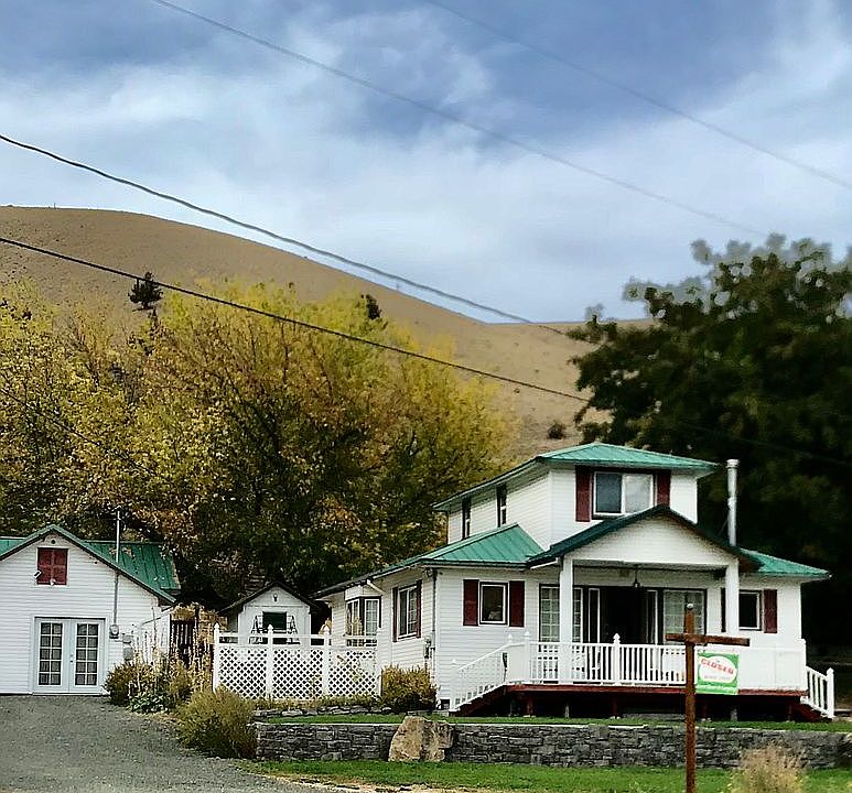 Beautiful 1920 Farmhouse