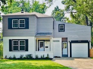 200 S Delaplaine Rd, Riverside, IL 60546