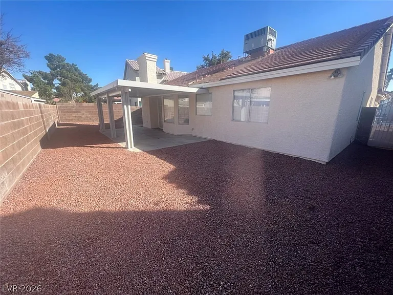 1929 Blue Ribbon Dr — Photo 17