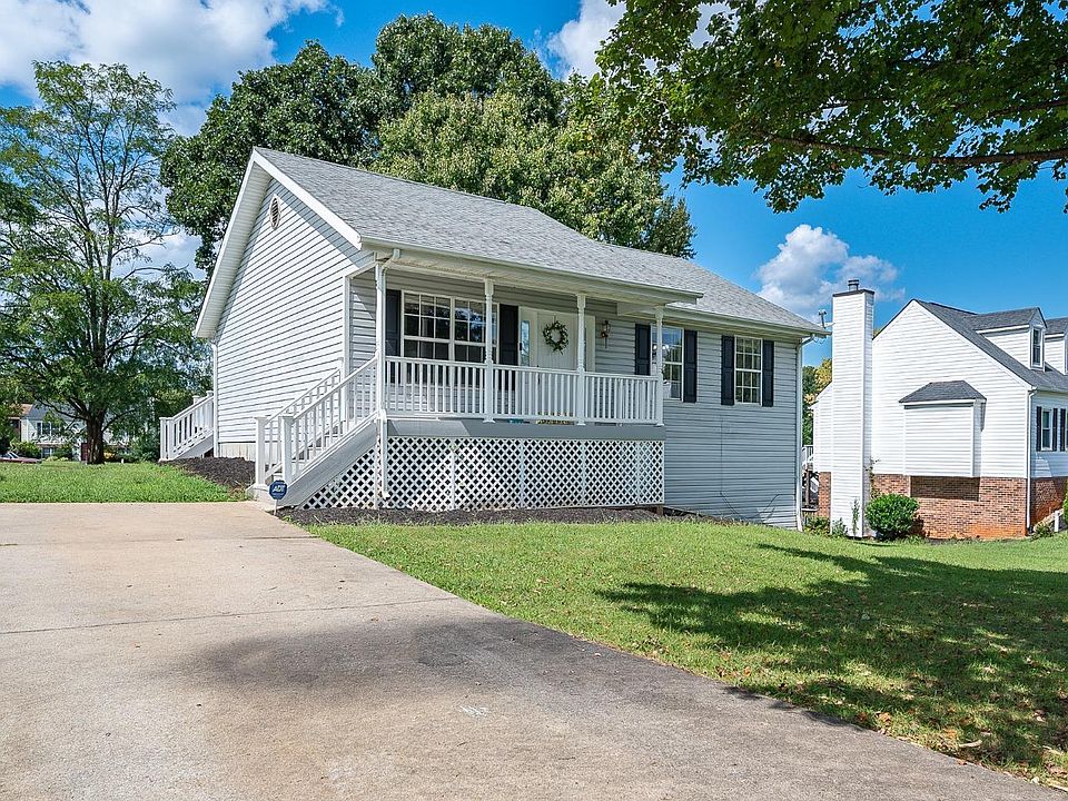 1st image of 111 Willow Bend Dr