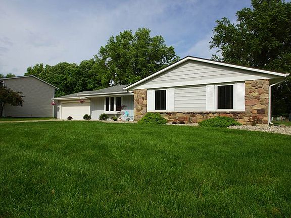 2nd image of 3924 Darwood Dr