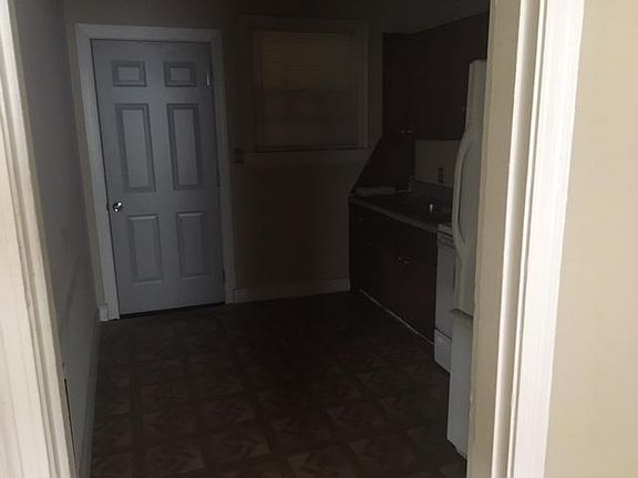 5th image of 617 Blackstone Ave