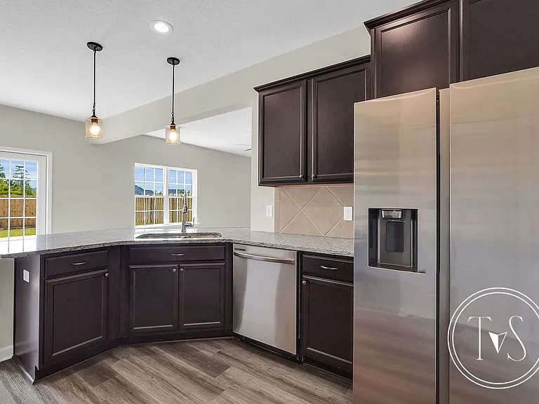 200 Alcove Ct — Photo 9