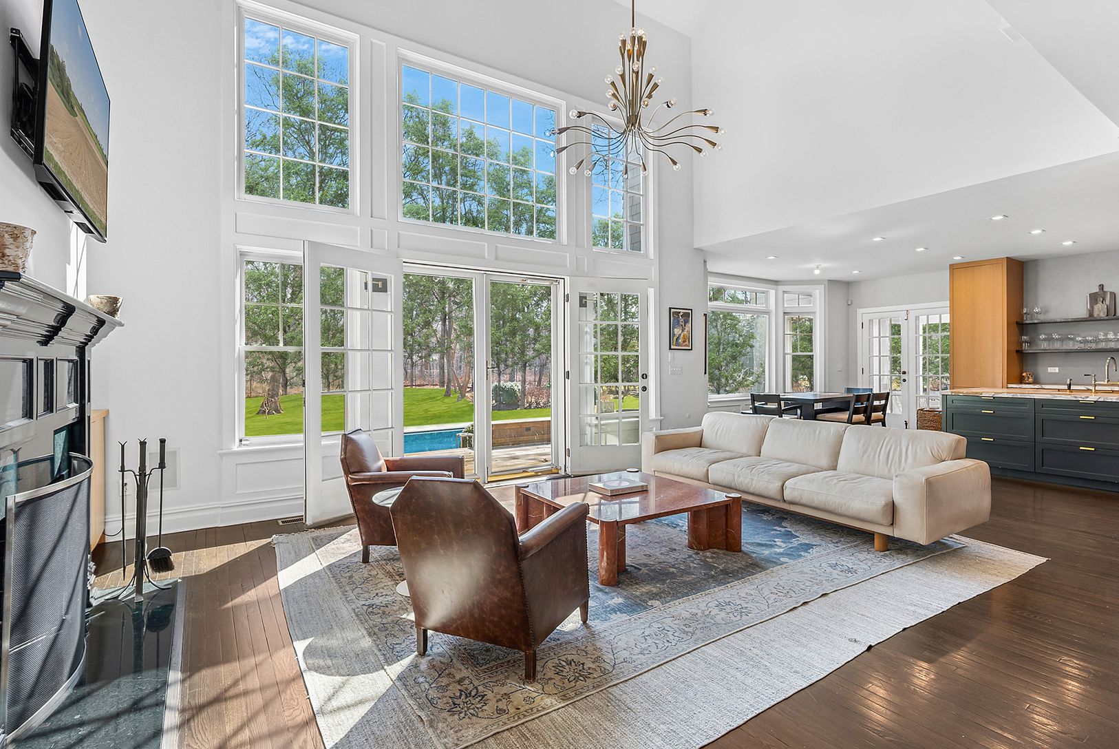  Double Height Southern Light