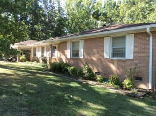 1 White Oak Cir, Ware Shoals, SC 29692