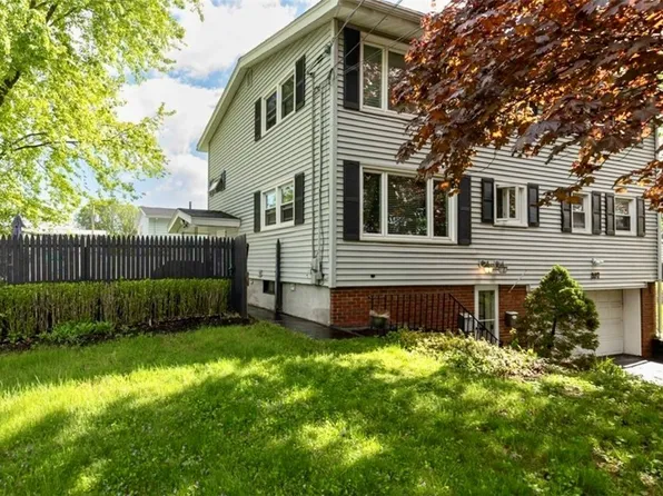 207 Avon Ave, Liverpool, NY 13088