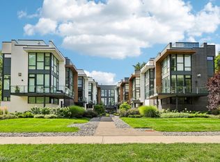 9525 Lake Ave, Cleveland, OH 44102