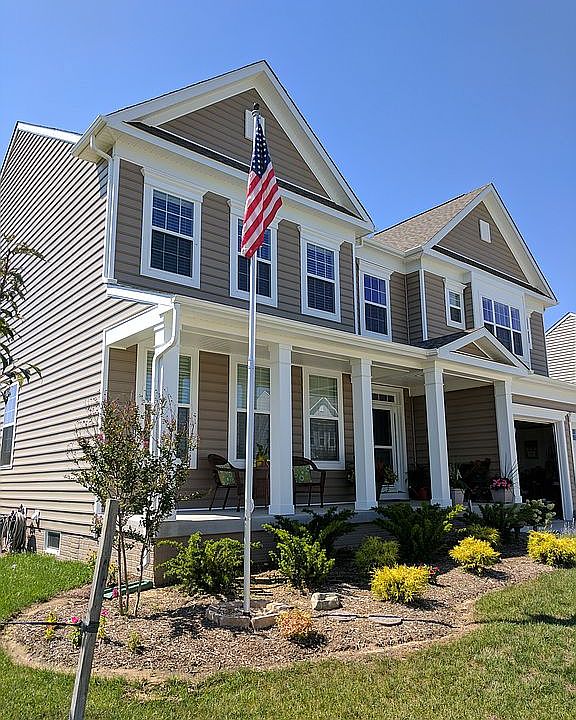 1st image of 907 Ash Farm Way