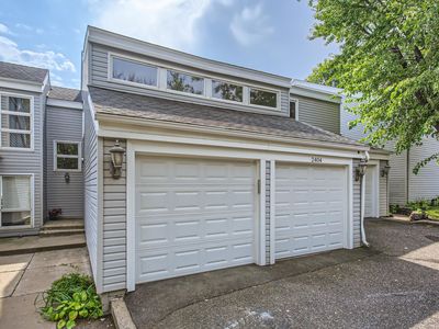 2404 Hillsboro Ave N, Golden Valley, MN, 55427