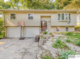 9624 Ames Ave, Omaha, NE 68134