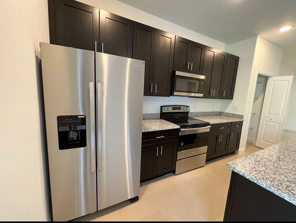 4 bed, 1580 sqft, $1,790 — Photo 3