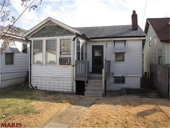 2nd image of 4643 Newport Ave