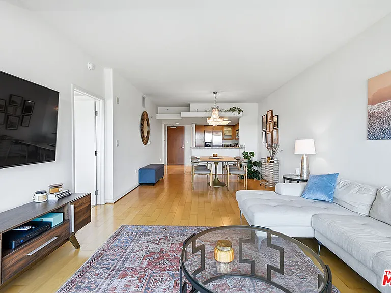 13700 Marina Pointe Dr #910 — Photo 13