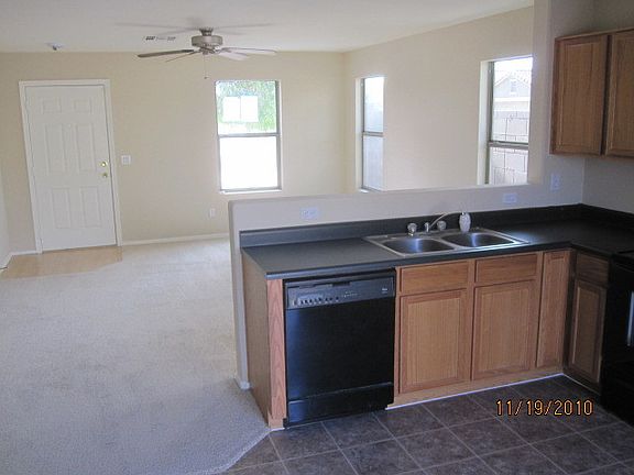 4th image of 2444 W ROMLEY Avenue