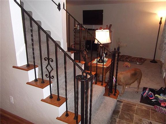 5th image of 530 Hickory Dr