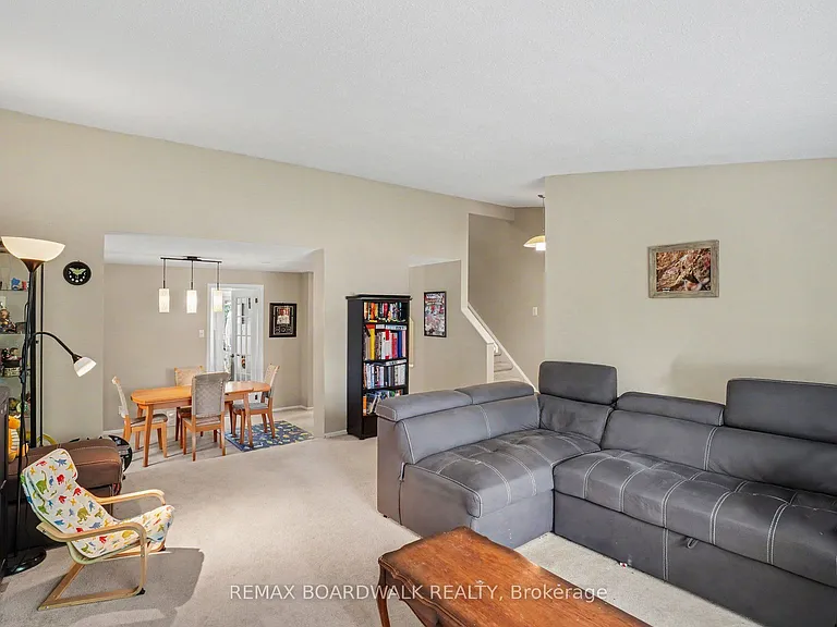 84 Sherway Dr — Photo 6