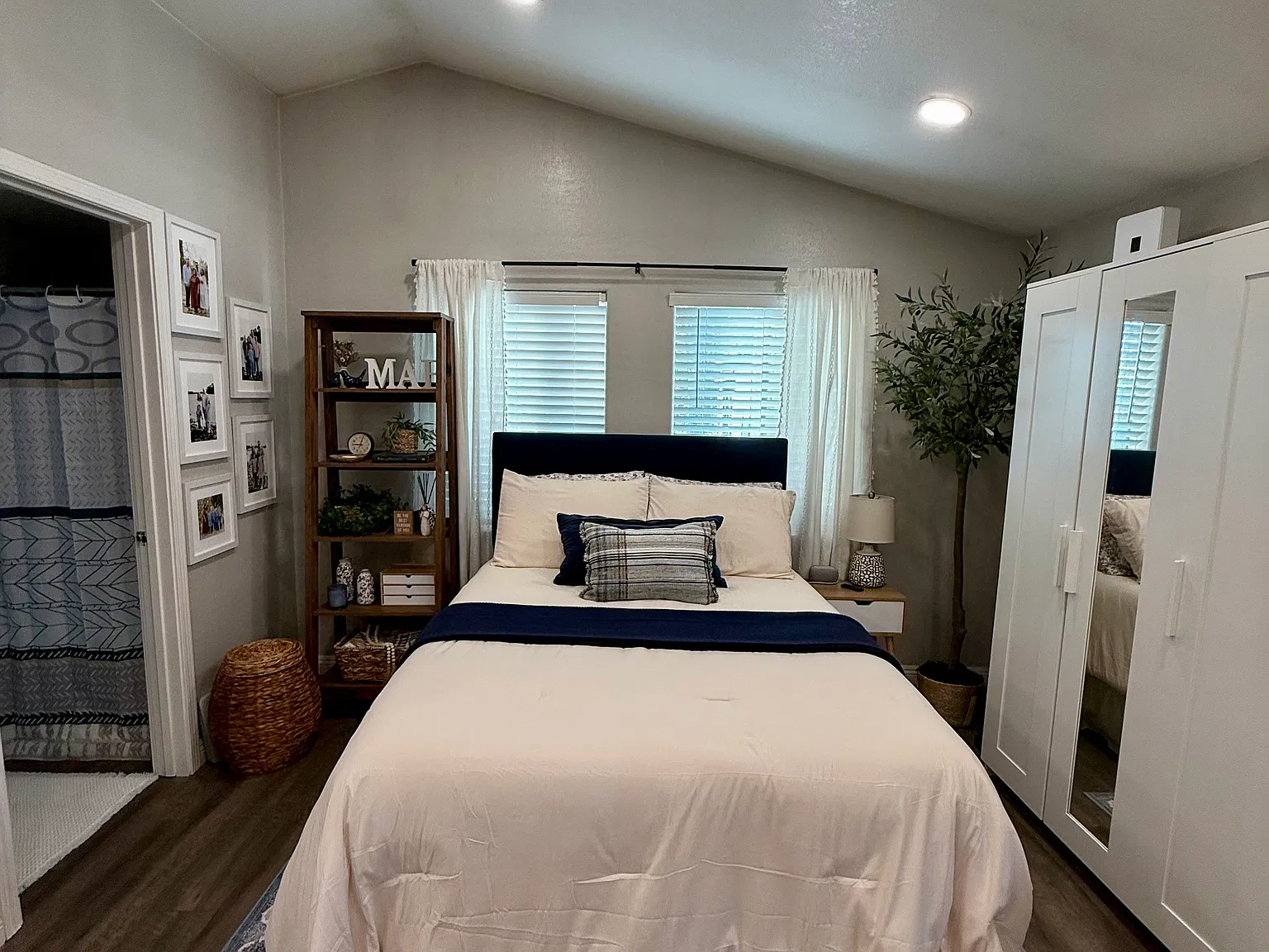 Studio, 400 sqft, $1,375 — Photo 3