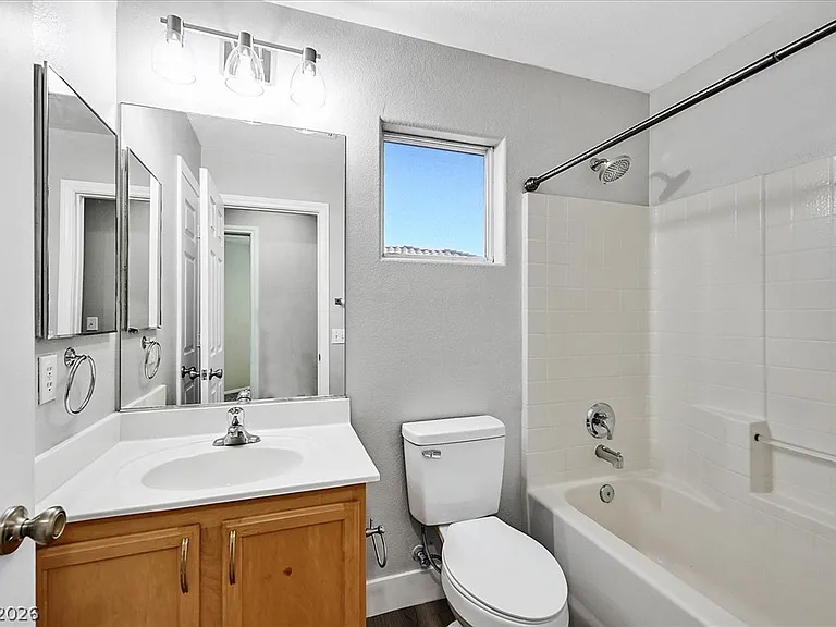 9404 Jewel Lake Ave — Photo 1