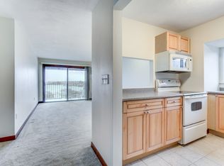 11 Cox Ct APT 4, Beverly, MA 01915