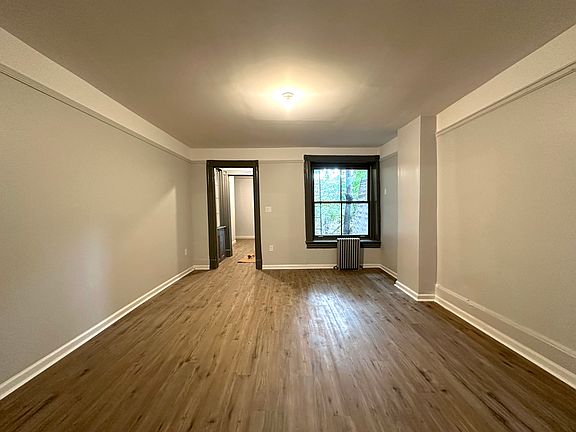 5th image of 286 Grand St #1B