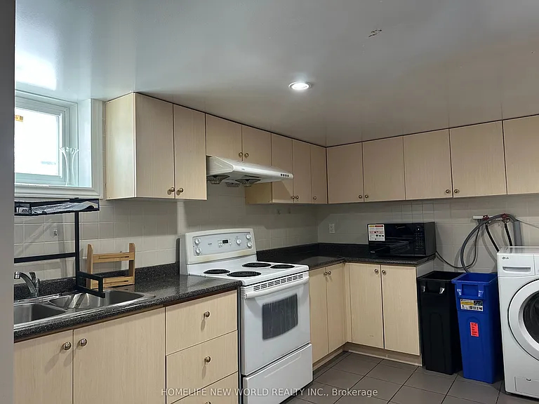 29 Fulham St #BASEMENT — Photo 8