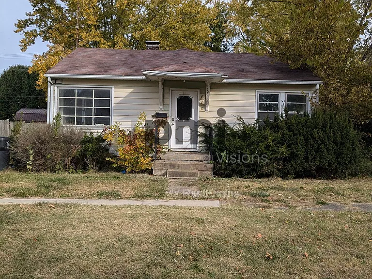 600 E Jefferson Ave — Photo 1