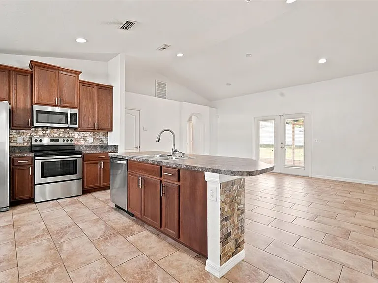 650 Hidden Lakes Ct — Photo 5