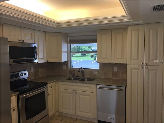 5th image of 5493 Riverbluff Cir #V-21