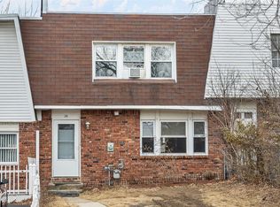 26 Chaucer Ct, Middletown, NY 10941