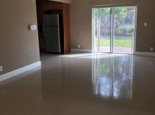 8200 SW 11th St, Pompano Beach, FL 33068