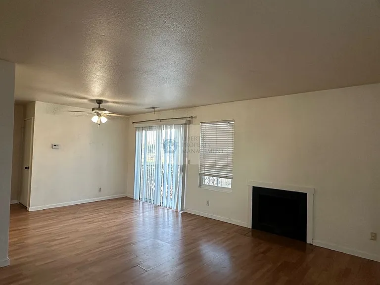 2444 Burlington Pl — Photo 4