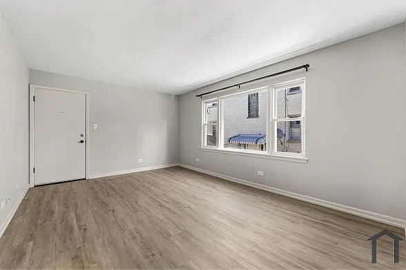 740 E North Broadway St — Photo 5