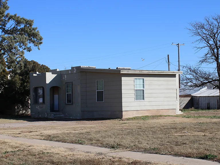 506 E Municipal Dr — Photo 1